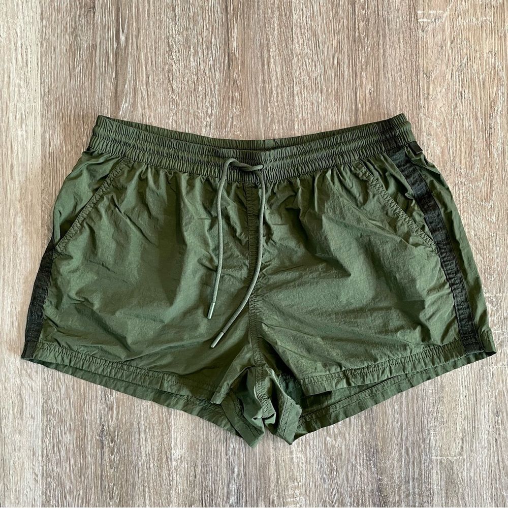 Athleta Tuscan Olive Green Expedition Shorts - Size: 4
